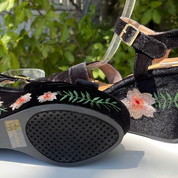 Qupid ARDOR Summer Floral Embroidered Strappy Chunky Platform Wedge Heels - Picture 5 of 12